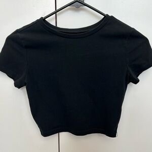 Black wild fable size XS cotton cropped fitted tee